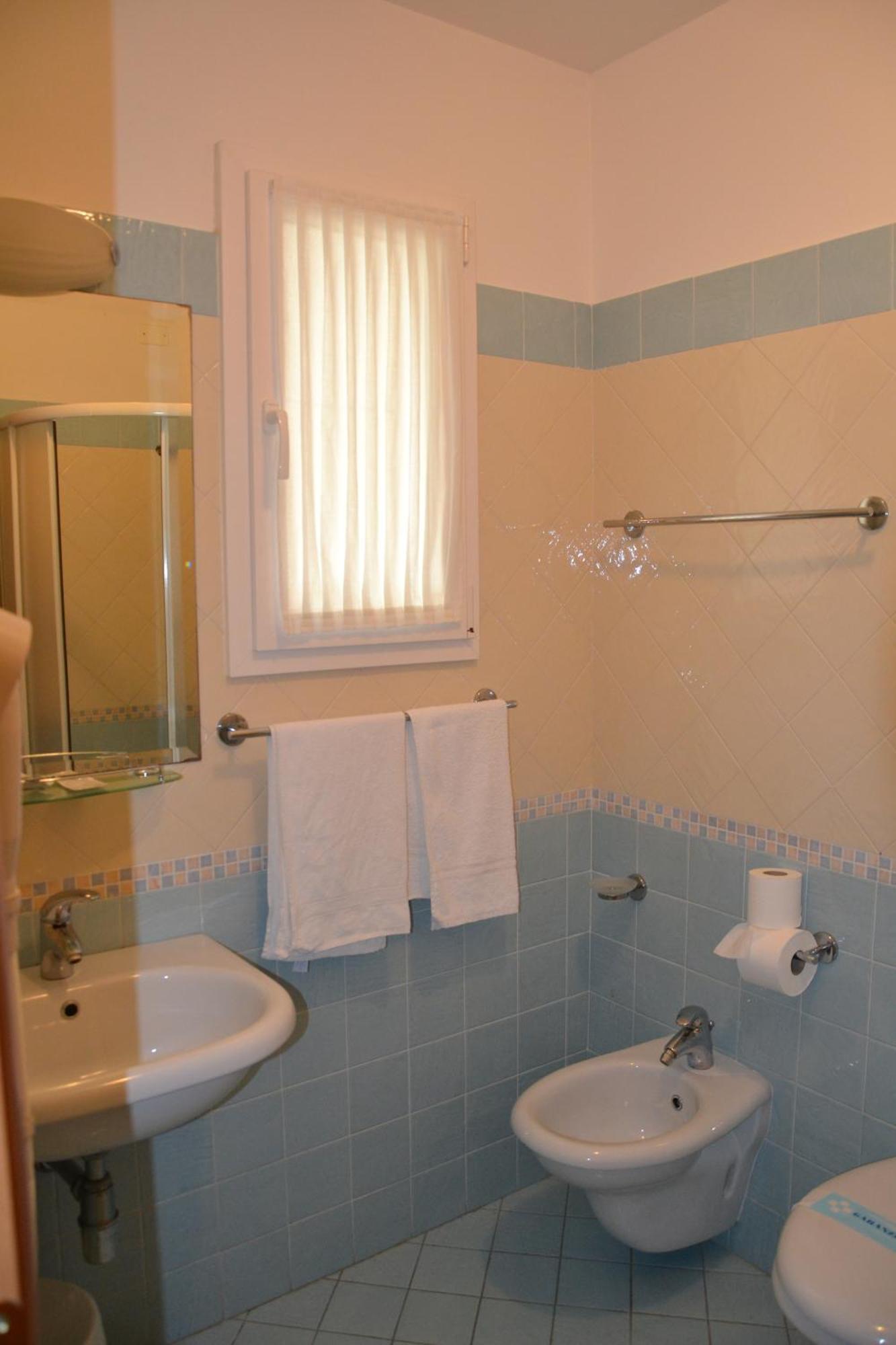 Hotel Ariston Мизано-Адриатико Номер фото