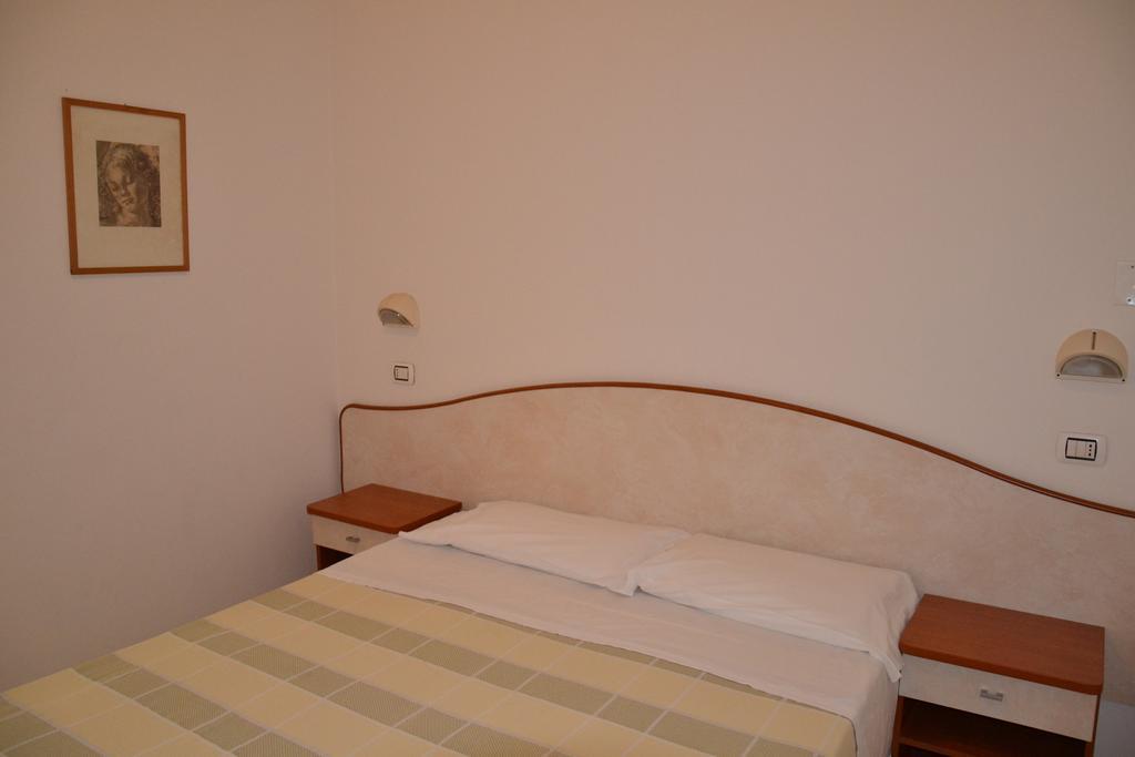 Hotel Ariston Мизано-Адриатико Номер фото